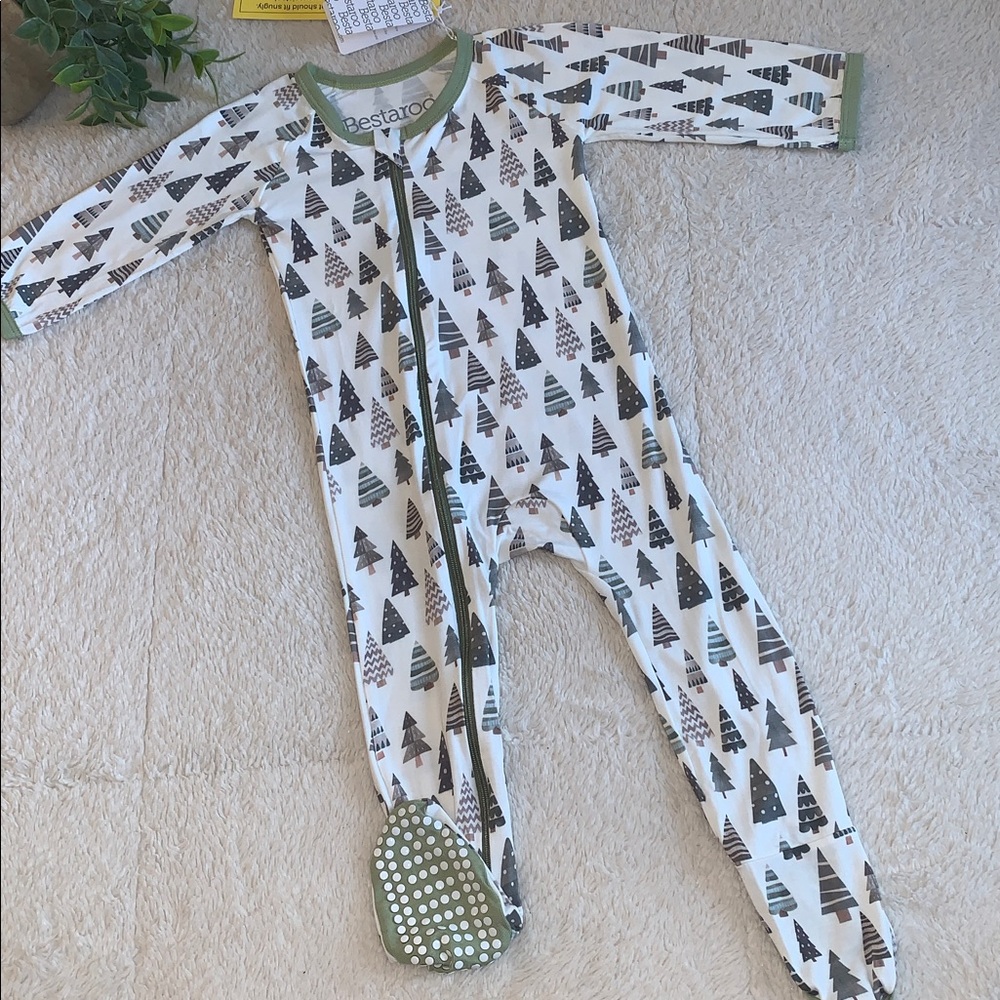 NWT Bestaroo Festive Firs Tree Footie 12-18M Bamboo